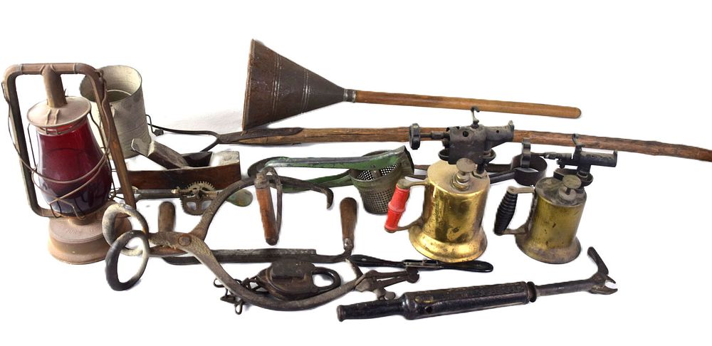 Lot 177: Antique tool lot