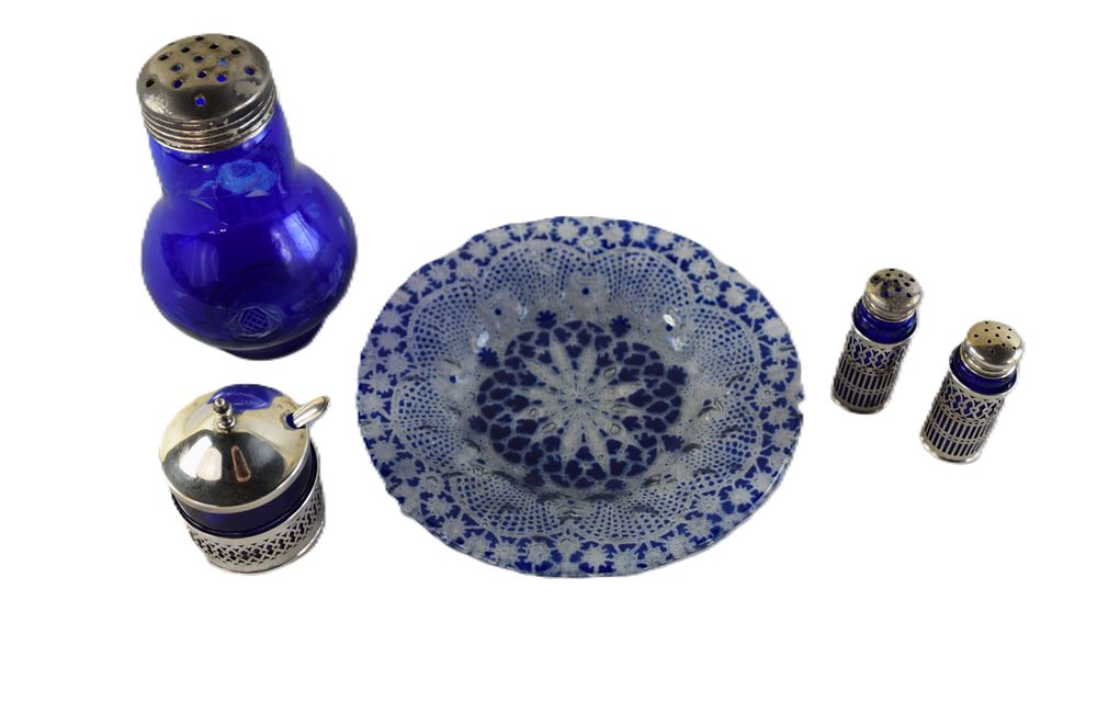 Lot 207: Five Piece Lot