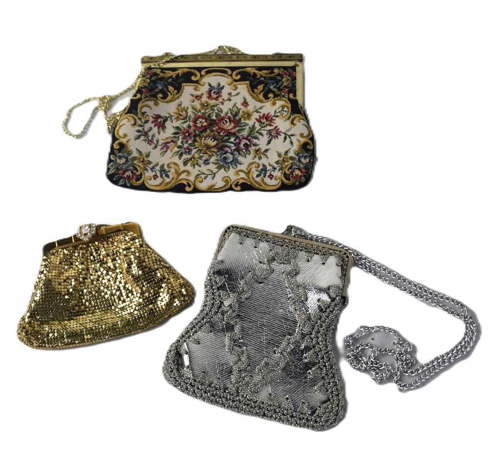 Lot 172: Three Piece Purse Lot