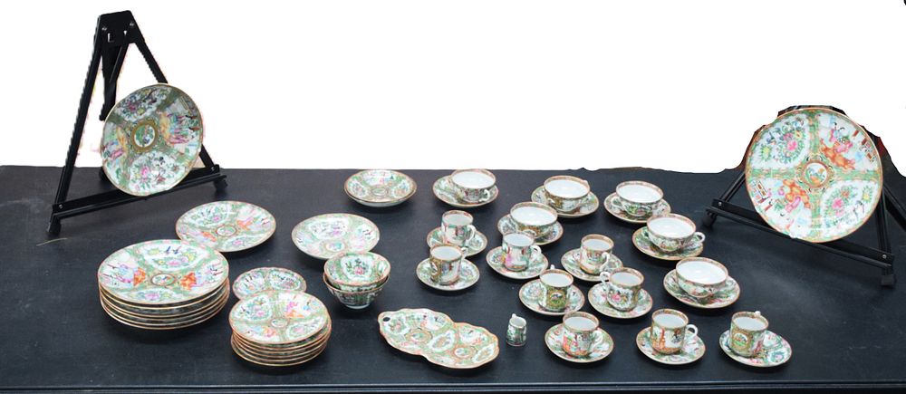 Lot 161: Large Lot Of Rose Medallion