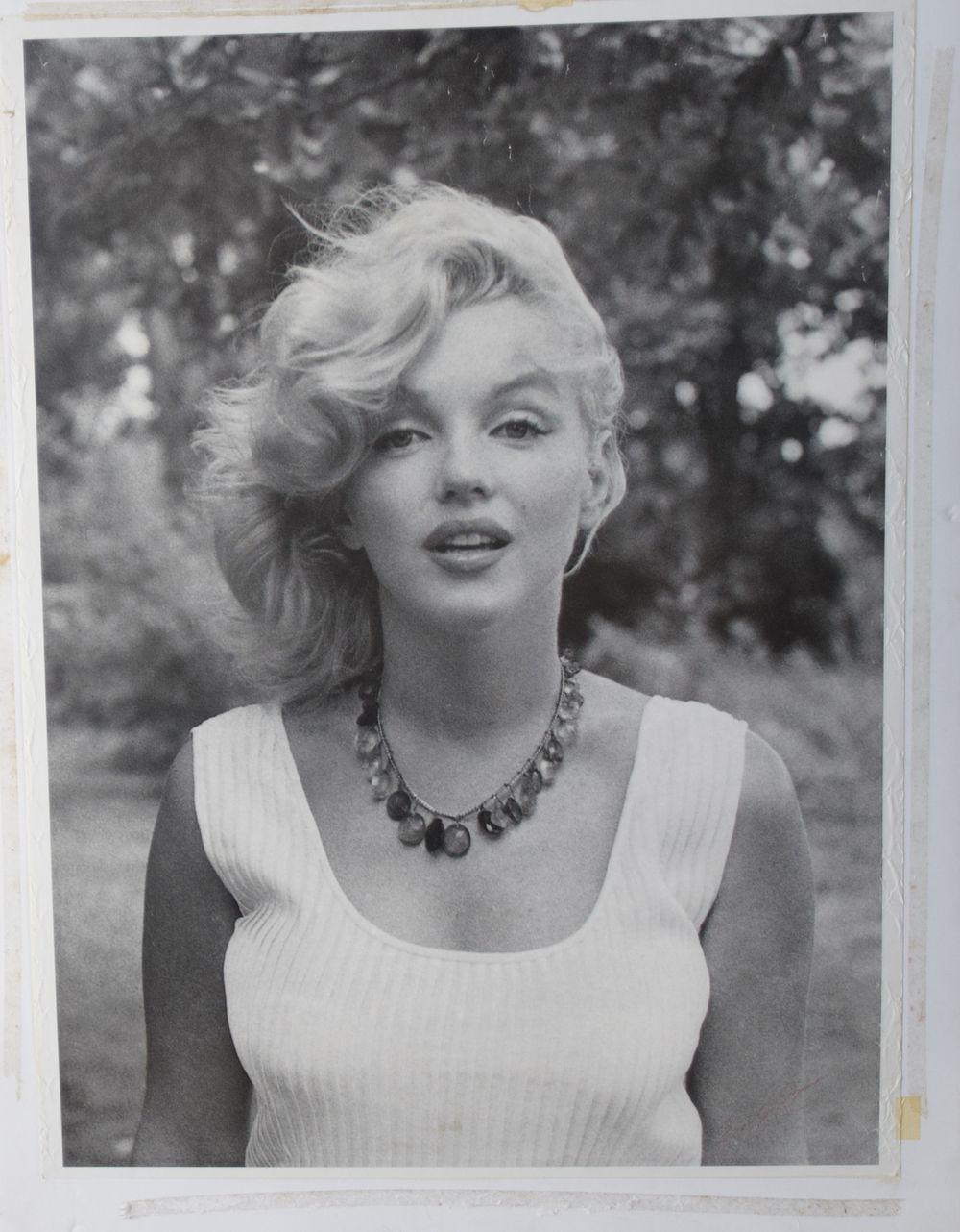 Lot 152: Marilyn Monroe Photograph