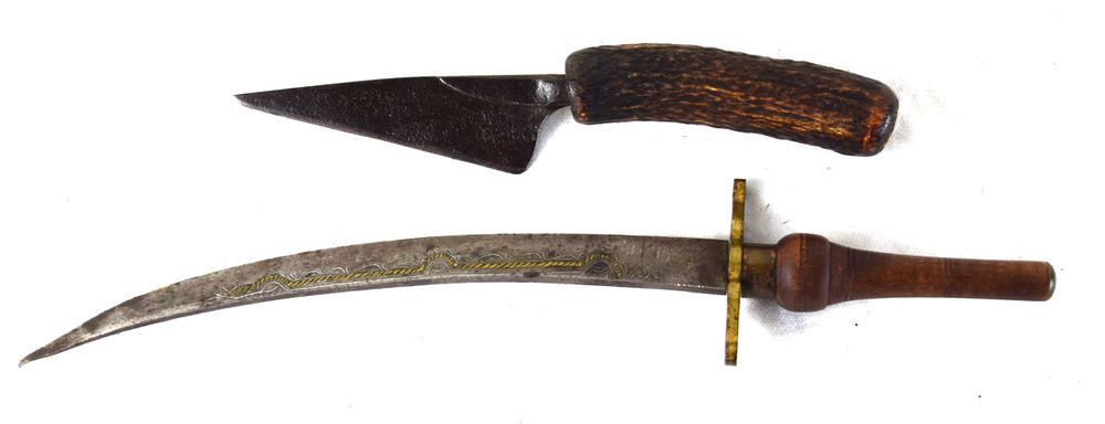 Lot 149: Early Knife/Bayonet Lot