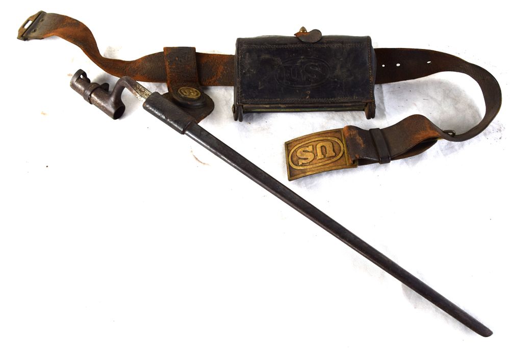 Lot 156: Infantry Belt/Buckle with Frog And Bayonet