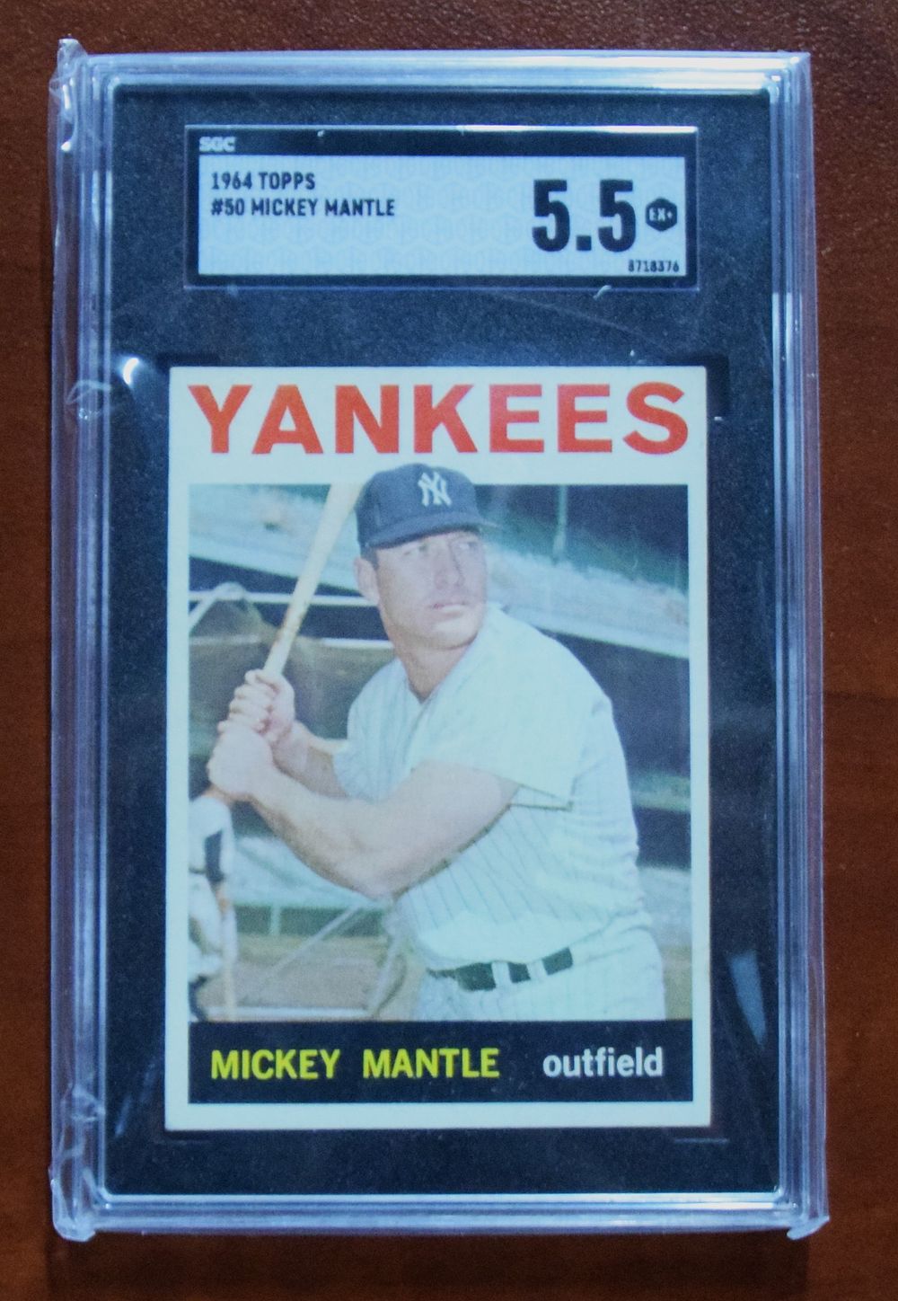 Lot 197: 1964 Topps Mickey Mantle Baseball Card