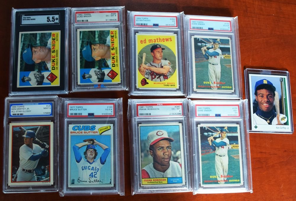 Lot 206: 9 Hall Of Fame Baseball Cards