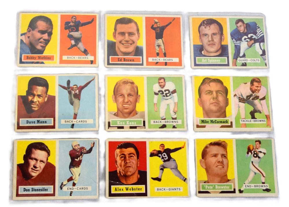 Lot 153: Assorted 1950s -1960s Football Cards