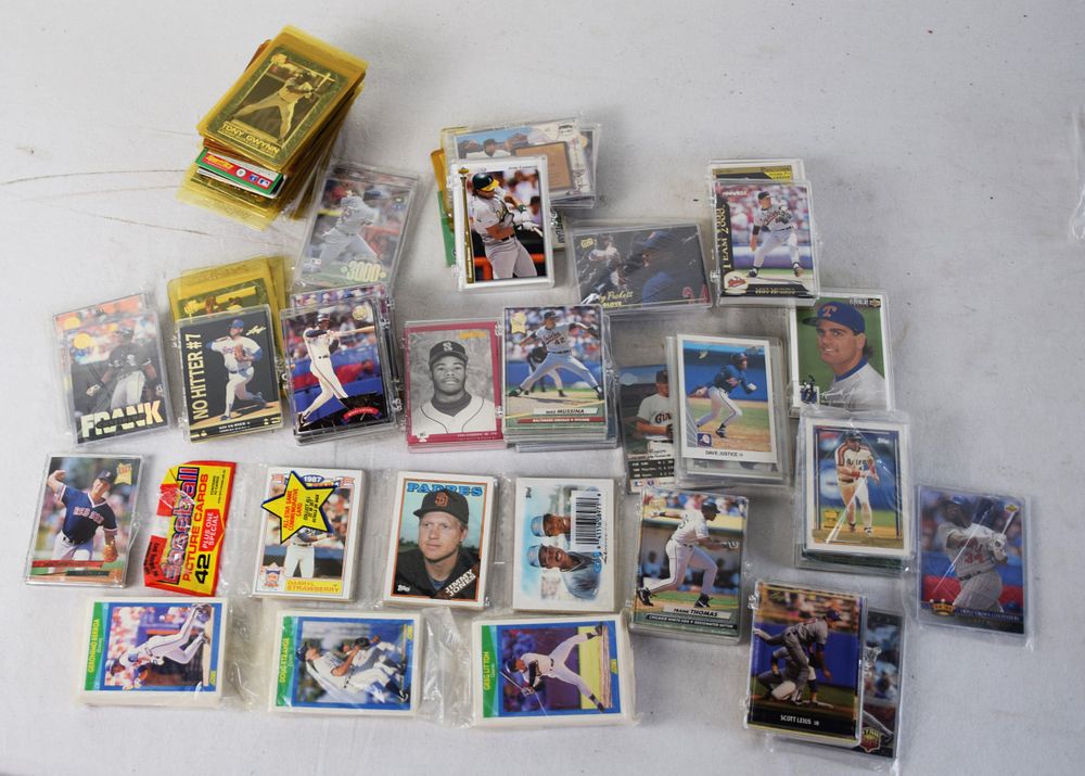 Lot 184: 1989-early 1990s Baseball Cards