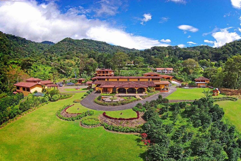 Lot 5: Panama Holiday at the Los Establos