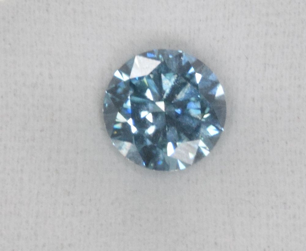 Lot 22: 4.01 Carat Fancy Vivid Blue Diamond VS1
