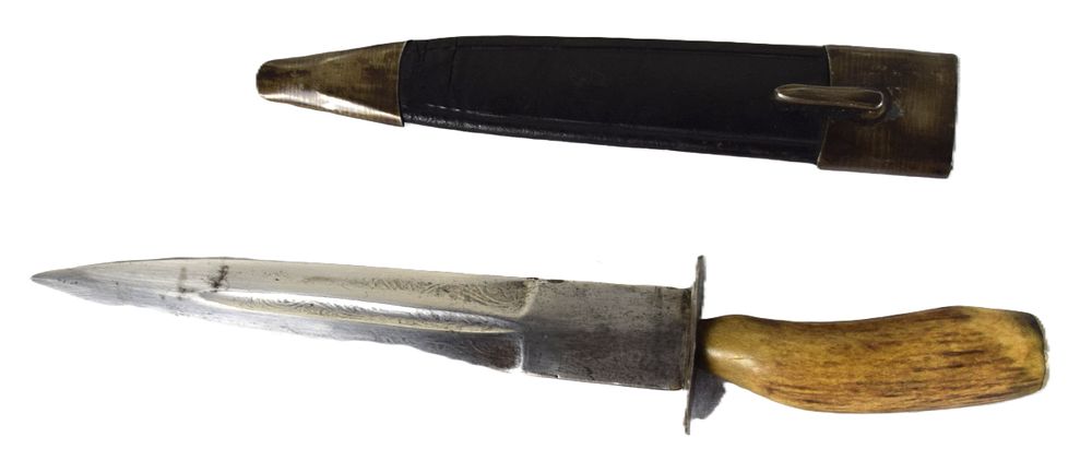 Lot 25: Civilian Hunter’s Belt Dagger Circa late 18th or Early 19th Century