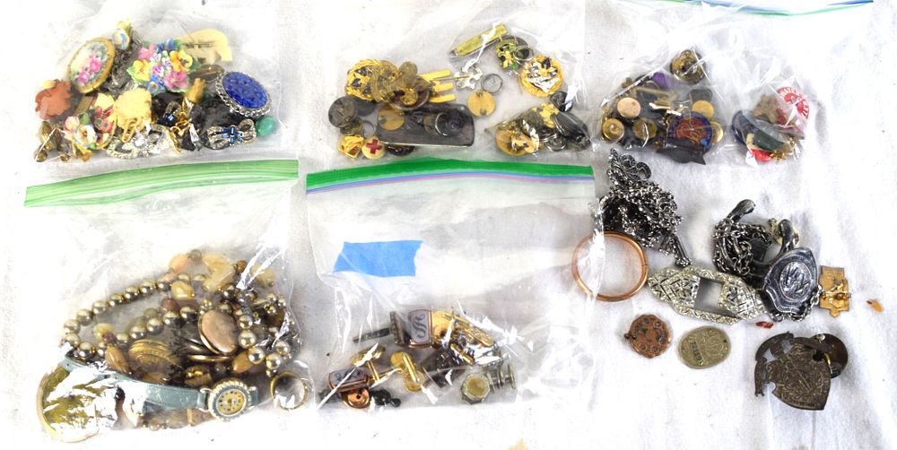 Lot 60A: Costume Jewelry Lot