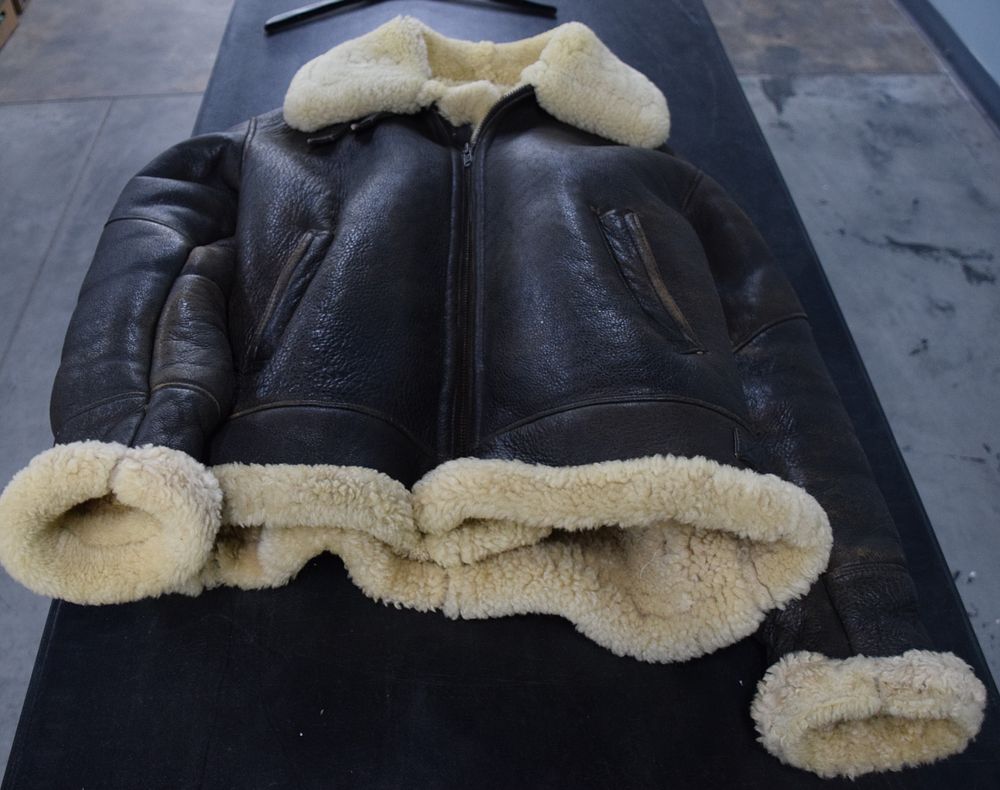 Lot 93: Men's Large B3 RAF Bomber Jacket Aviator Real Shearling Bomber Sheepskin Leather