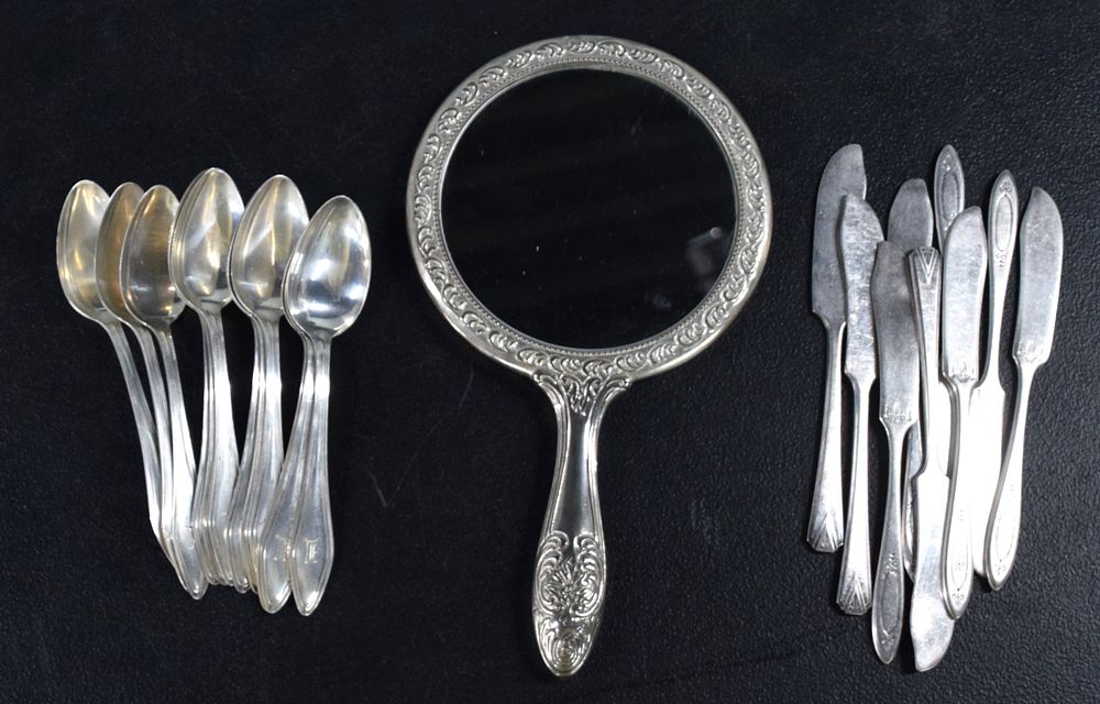Lot 94: 12 Sterling Silver Tea Spoons