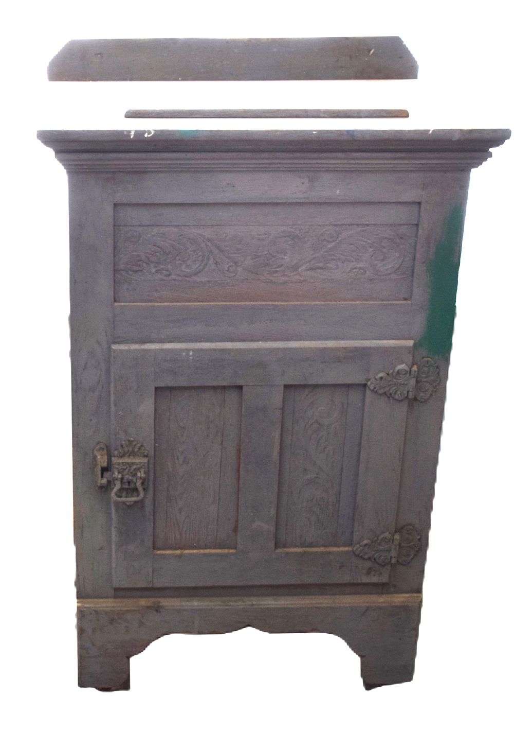 Lot 101: Victorian Painted Ice Chest
