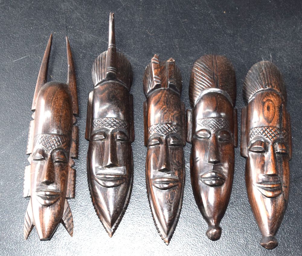Lot 171: Five Small Western African Carved Figures