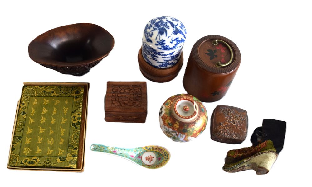 Lot 190A: Oriental Collectible Lot