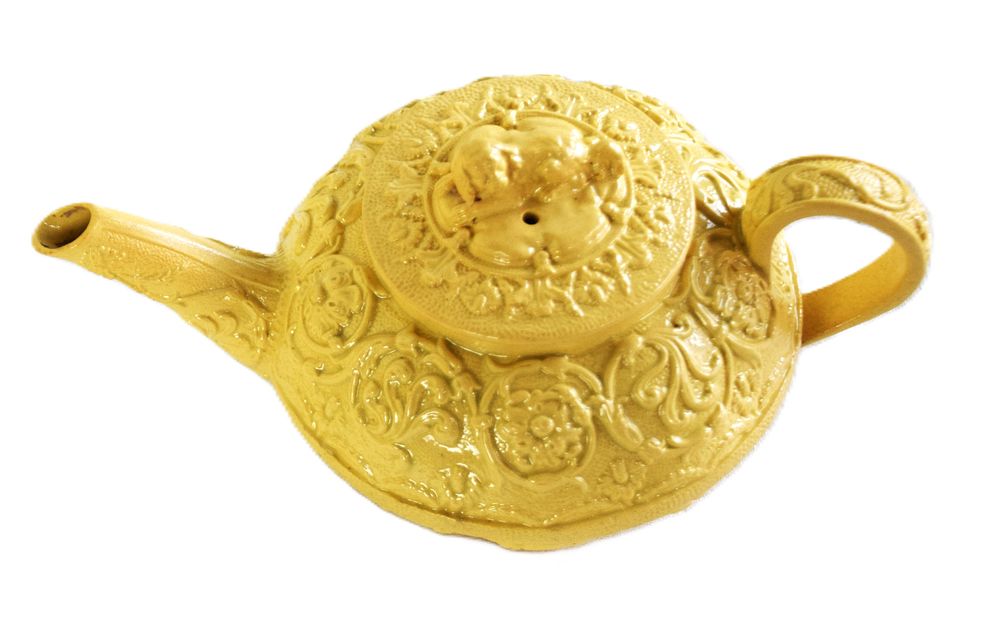Lot 195: Antique Wedgwood Tea Pot