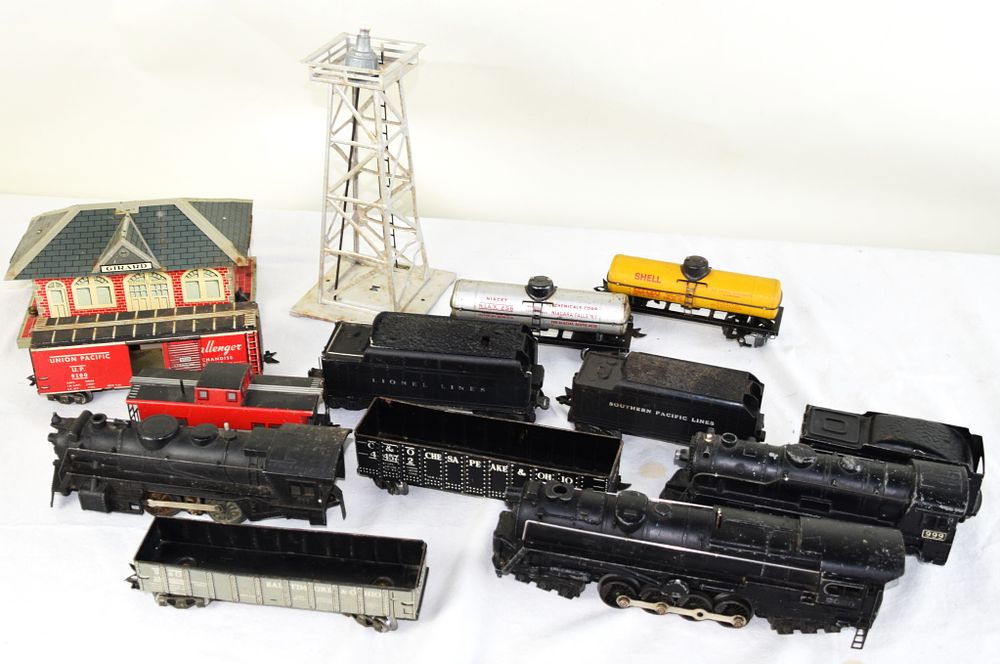 Lot 205: 1948 Train Set