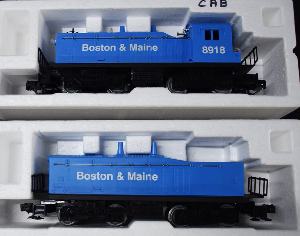 Lot 237: Lionel 18918/18929 Boston & Maine Switcher Car And Calf Unit