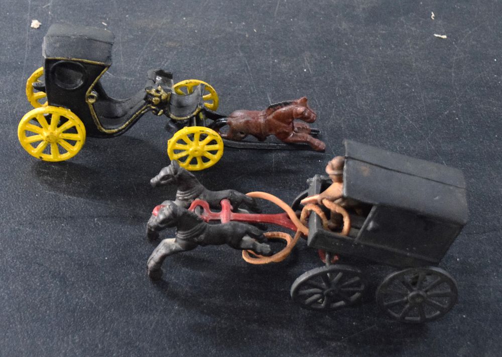 Lot 260: 4 Piece Cast Iron Toy Lot