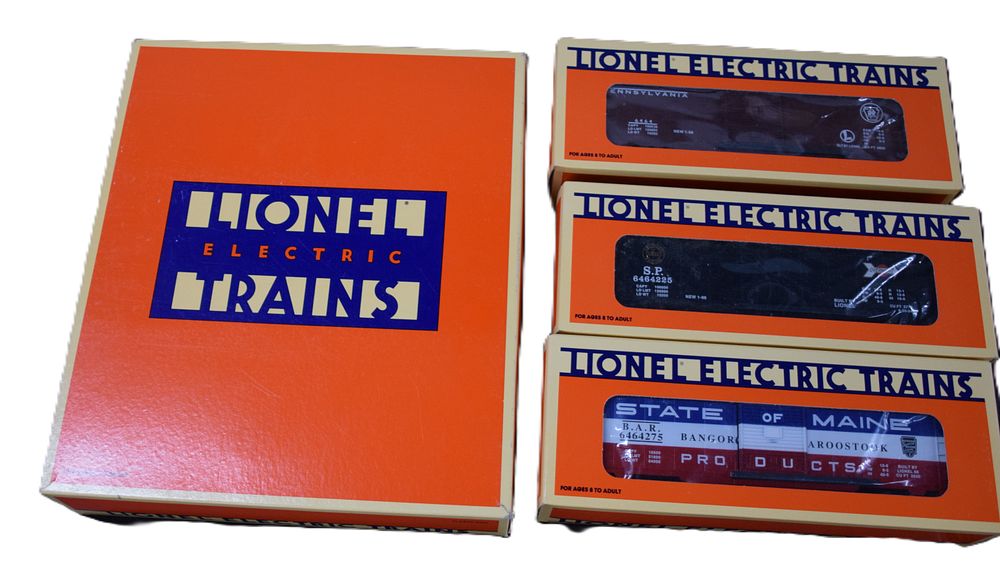 Lot 283: Lionel 6-19273/74/75 Box Car Set
