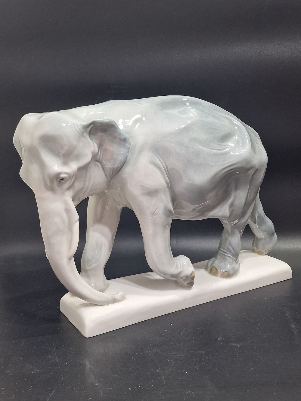 בית מכירות אלון | מכירה  16 | בית מכירות אלון מכירה 16 חגיגת פורצלנים כללת פסלים, פירטי פסח, ווינטג' ישראלי, מטבעות כסף כלי כסף ועוד הפתעות.