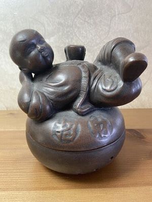 מבער קטורת סיני מדהים קרמיקה עתיקה בודהה חתום נדיר ומושלם 14 סמ