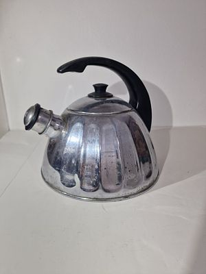 קומקום וינטא'ג מתכת שורק . 20X20 סמ"