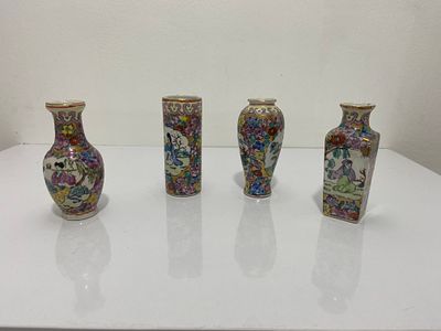 4 אגרטלים פורצלן סיני תחילת המאה ה20 חתומים עבודת יד משפחה ירוקה Famille Verte מעוטרים באמייל 