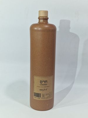 חרס יין מתוק לקינוח של סגל כשר לפסח אטום לא נפתח.