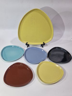 סט הגשה לפיד וינטאג ישראלי חתום וממוספר צלחת וחמישה צלוחיות מצב מושלם. . מידות 
הצלחת 23 ס"מ 