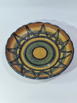 קערת פירות ישנה ומהממת וינטאג לא חתומה מצב מושלם. מידות 
27X5 ס"מ