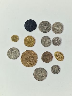 לוט 13 מטבעות רפליקה הונפקו בצרפת בשנות ה 70 "COLLECTION BP" מבוקשים ביותר.