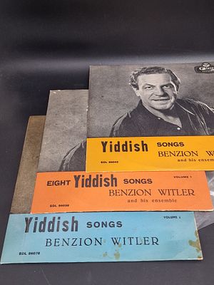 סט תקליטי ויניל הכוללים את "שירי היידיש" של בן ציון ויטלר. הסט כולל מספר כרכים, ספציפית כרך 1 