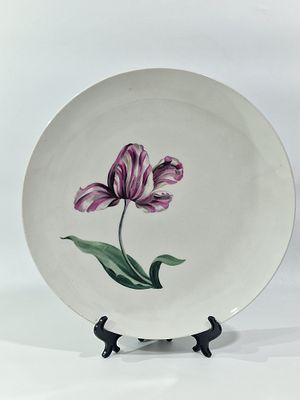 צלחת חרסינה גדולה חתומה של KPM גרמניה. צלחת מצוירת ביד ציור של פרח ההצבעוני 
מצב מושלם צלחת 