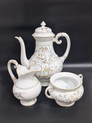 סט תה פורצלן וינטג' של "Rosenthal Bavaria" hallmark. עם דוגמת "נעמי", הכולל קנקן תה עם מכסה 