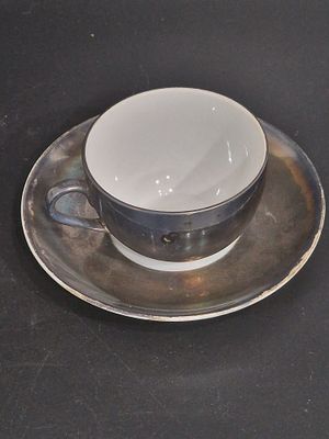 כוס ותחתית פורצלן מזוגג כסף עתיק של RW Bavaria