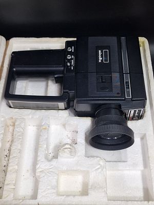 מצלמת Super 8 Minolta XL 225, לא נבדקה.
כולל פלאש לא נבדק.
