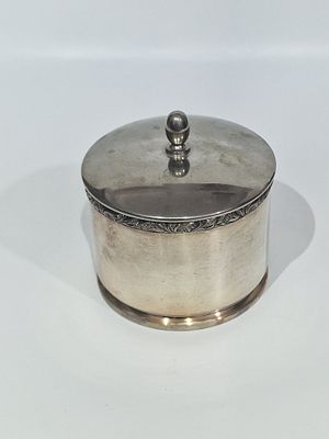 כלי ישן עד עתיק מצופה כסף לסוכר או סוכריות גרמניה יצרן WMF חתום . מצב מושלם 
מידות 
11X10 ס"מ