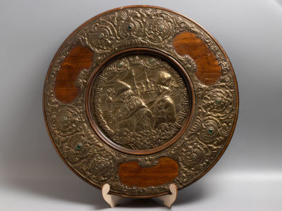 [Русский стиль] Иван Грозный. Декоративное блюдо. Дерево, басма, цветное стекло. Монтировка. 