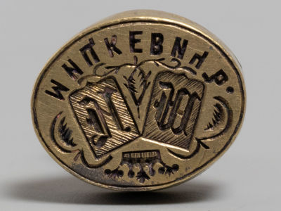 Печать графов &laquo;Мицкевич&raquo;. Бронза. Кон. XIX в. Размер: высота 3,5 см., печать 2,4х2,1 см. 
Следы 