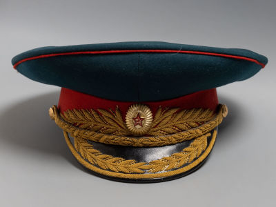 Фуражка генерал-майора Маршакова Василия Александровича Ц.Э.П. комбинат УВС МО Москва 68. Размер 