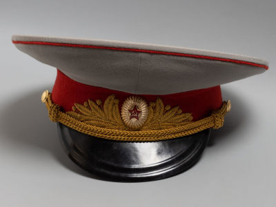 Фуражка генерал-майора Маршакова Василия Александровича Ц.Э.П. комбинат УВС МО Москва 69. Размер 