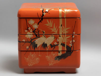 Шкатулка. Журавли. Папье-маше, лак. Япония. Сер. ХХ в. Размеры: общий 17,5х16,5х16,5 см., один 