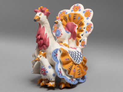 Дымковский промысел. Индюшка с птенцами. Глиняная игрушка. Вятка. 1980-е гг. Размер 13,5х9х12 