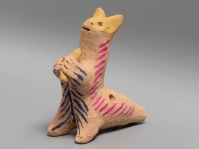 Кожлянский промысел. Авт. Дериглазова О.И. Кот с цыпленком. Глиняная игрушка-свистулька. Кожля 