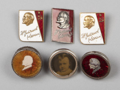 Знаки. Ленин. 6 шт. Гор. эмаль. Заколка, винт. СССР 1950-1960-е гг. Размеры 22х15 мм., 20х16 мм. 