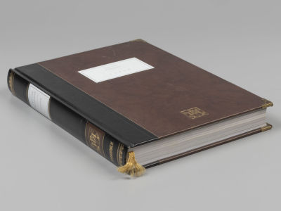 [Дарственная и рисунок художницы книги] Майринк Г. Голем. Иллюстрации Д. Шемякиной. – СПб.: 