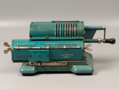 Арифмометр &laquo;Феликс&raquo;. СССР, Гос. завод счетных машин им.тов. Дзержинского. 1950 - 1960-е. Металл 