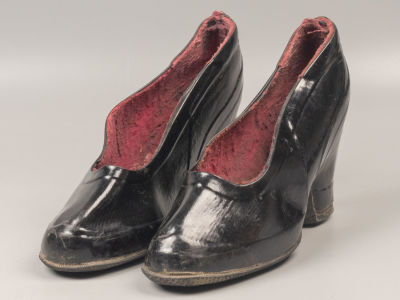 Галоши. Женские ботики. Красный треугольниик. 1940-е. Резина, войлок. Размер 14,5х25х8,7 см. На 